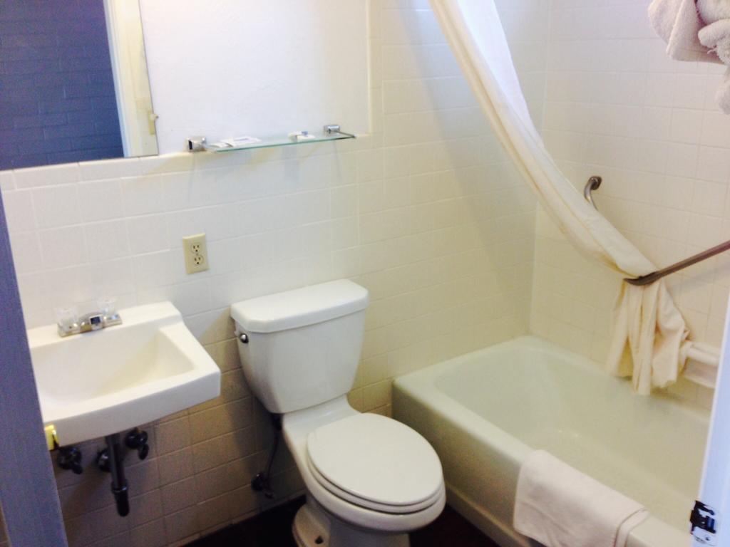 Amazon Motel Tucson Room photo