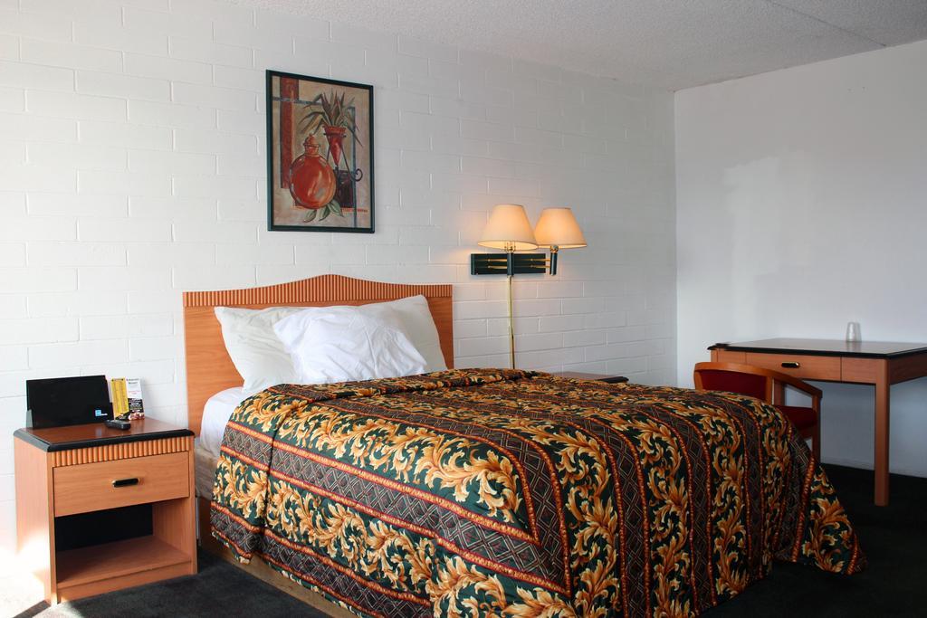 Amazon Motel Tucson Room photo